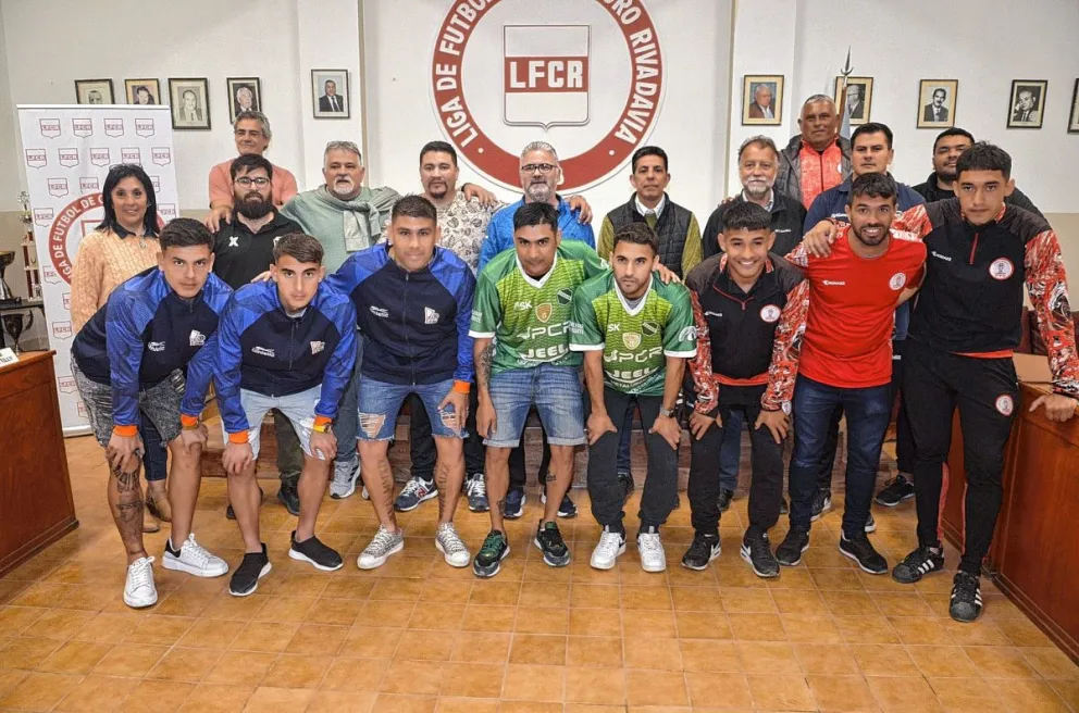 Presentación de los clubes comodorenses en el Regional