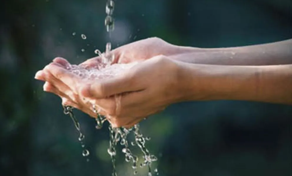 El agua es vida. El agua nutre. No dejará a nadie atrás
