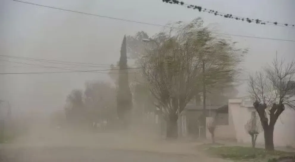 Suspendido casi todo el fútbol local
