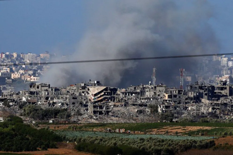Israel ataca desde dos flancos la principal ciudad del norte de Gaza