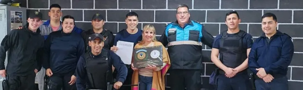 Se jubiló la Suboficial Anahí Saunders