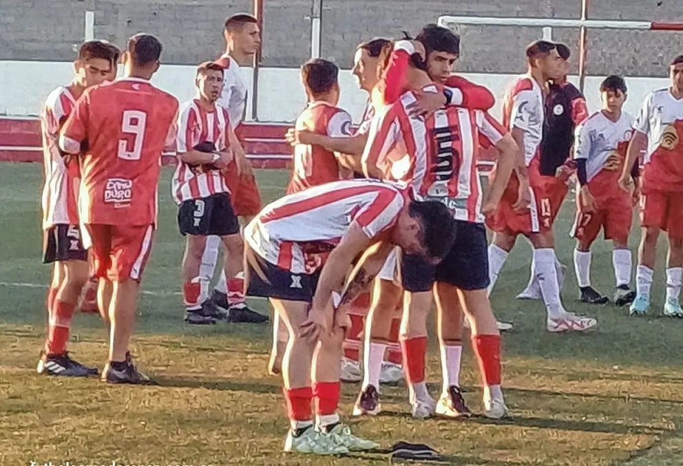 Huracán sentenció el descenso de Deportivo Roca