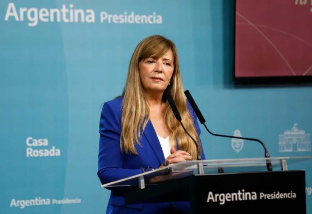 Cerruti repudió a Milei y lo comparó con "terroristas fundamentalistas o nazis"