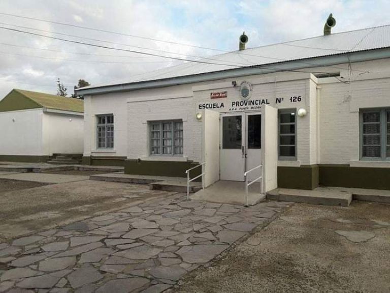 Padres de la Escuela 126: “La escuela no se encuentra en condiciones de sostener el dictado de clases”