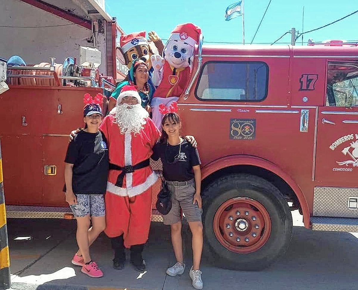 Bomberos de la ciudad comienzan a activar las colectas de golosinas para navidad