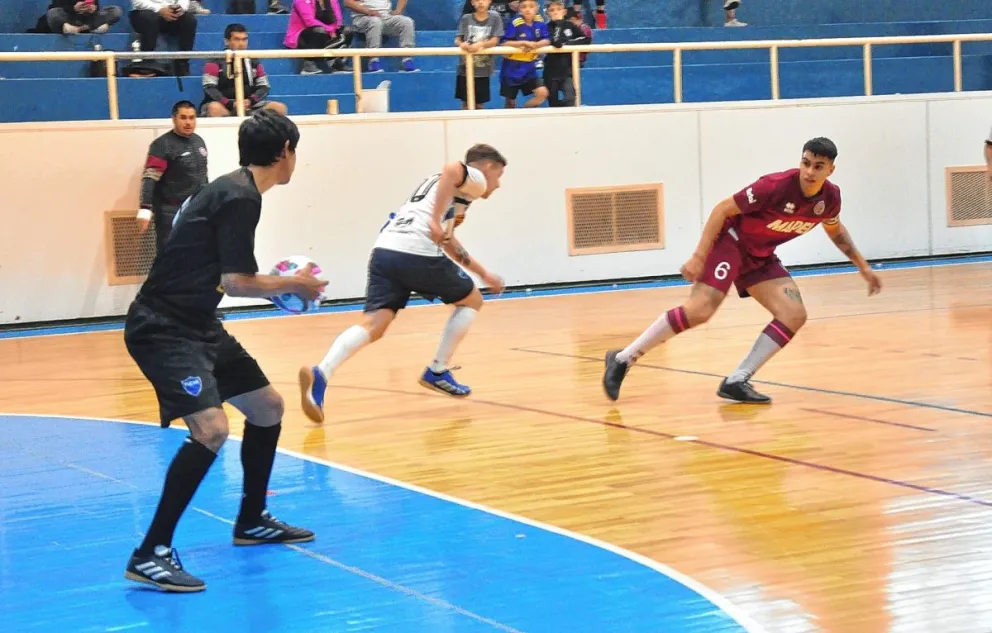 La Cigarra llegó a lo más alto y goleada de Petrosar