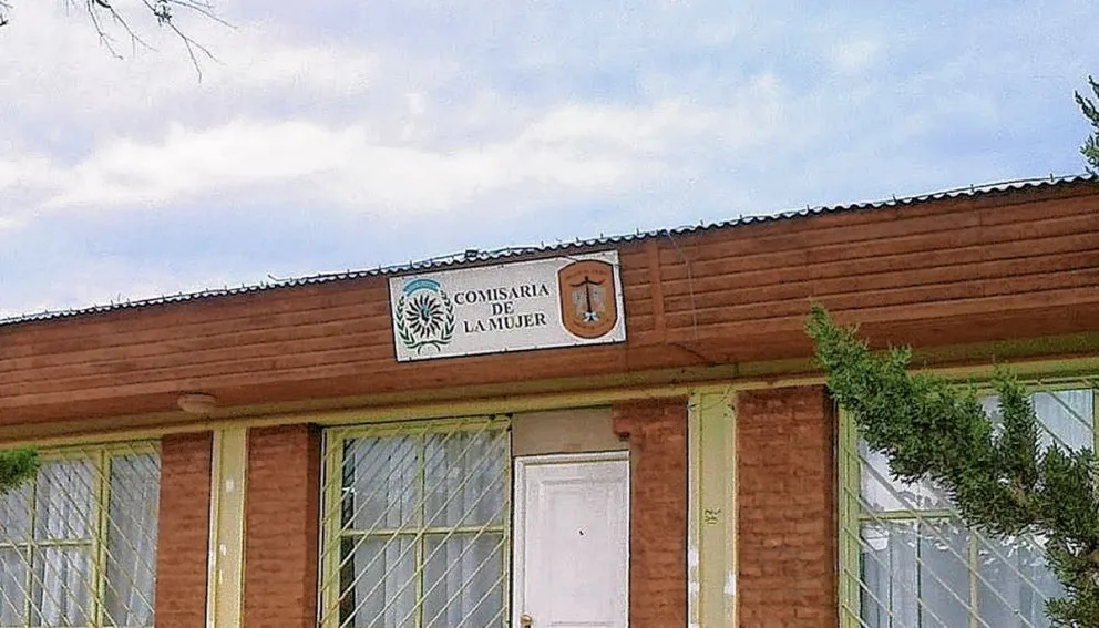 Una mujer denunció que fue acosada en su lugar de trabajo y la echaron