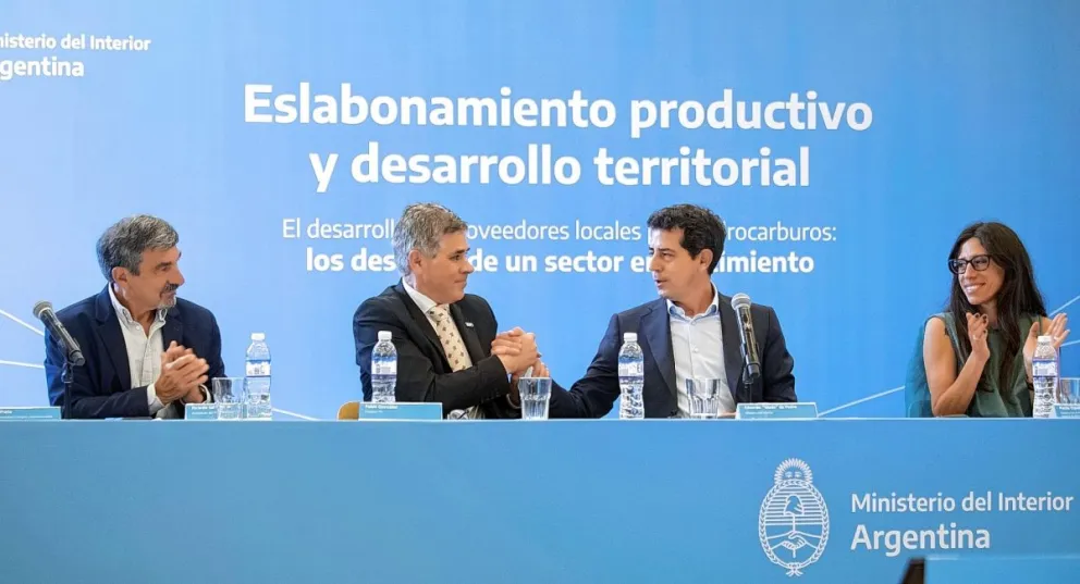 Interior reunió a más de 60 representantes de empresas, cámaras y gremios del petróleo de todo el país