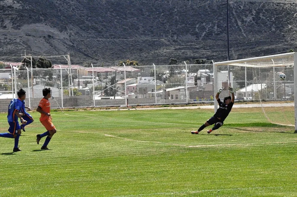 C.A.I. goleó otra vez, es campeón y jugará el Nacional