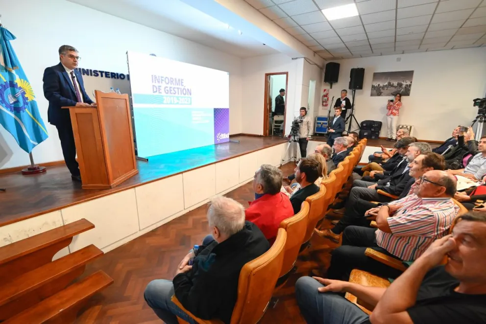 Arcioni y el ministro Aguilera presentaron el balance de gestión de la cartera de Infraestructura