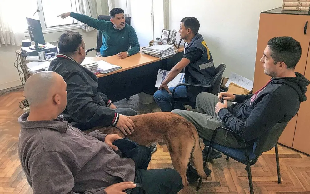 Con un can especializado buscan determinar si la muerte del cabo Pereira fue un crimen