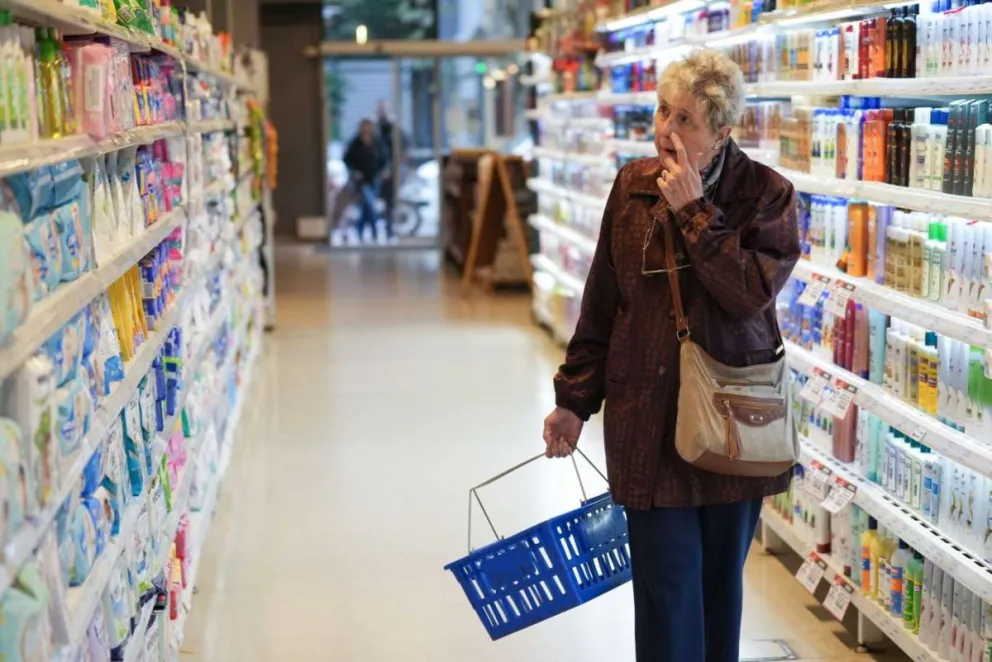 La inflación de octubre desacelera al 8,3 % mensual en la semana previa al balotaje