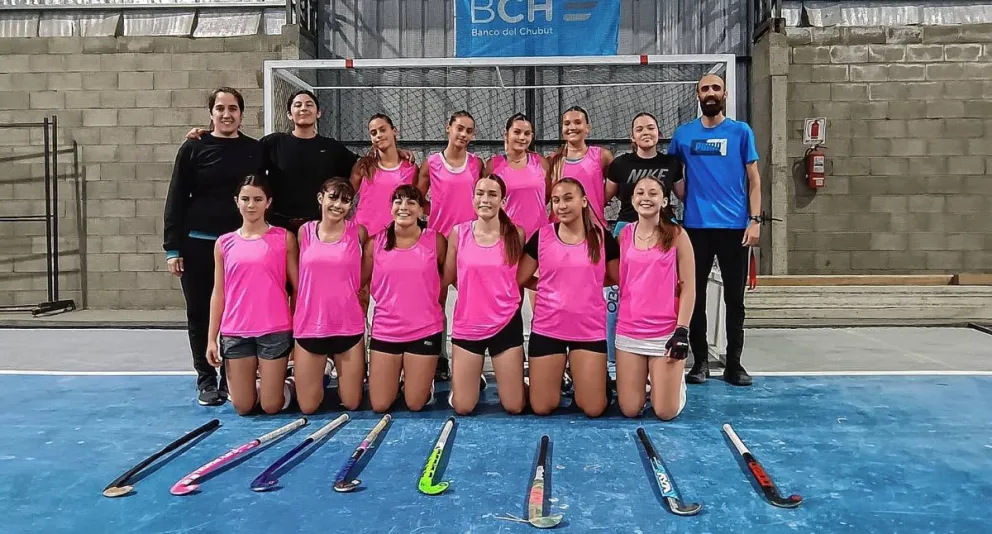 La Selección Austral sub 16 de hockey pista parte hacia El Calafate para jugar el Argentino