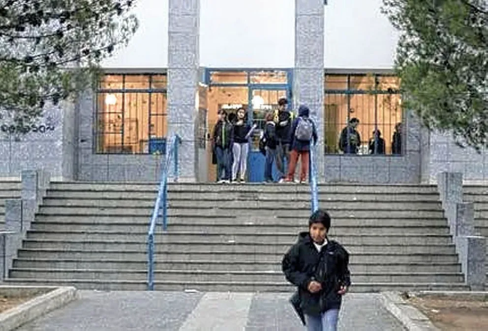 Hay seis escuelas sobredemandadas en Comodoro y 402 estudiantes deberán ser reubicados