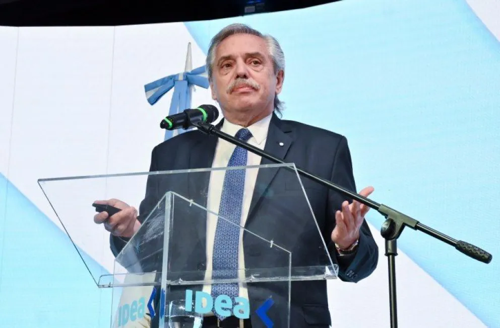 Reapareció Alberto Fernández con un mensaje en homenaje a los 44 tripulantes del Ara San Juan