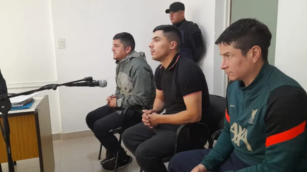 Imputaron a los tres sujetos que robaron una cubierta de auxilio y fueron liberados