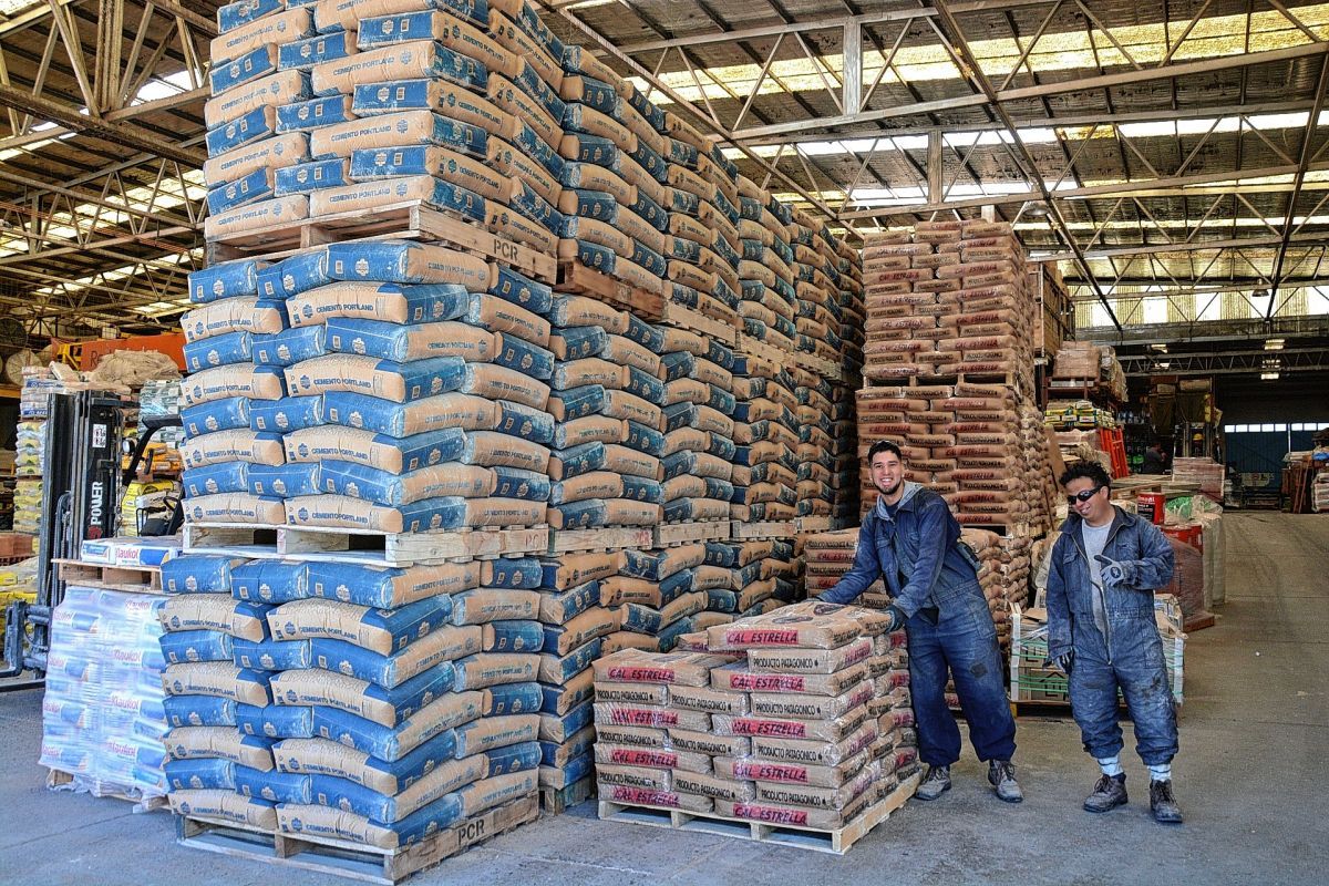 “La gente compra materiales de construcción como método de ahorro”, dicen desde Mottesi