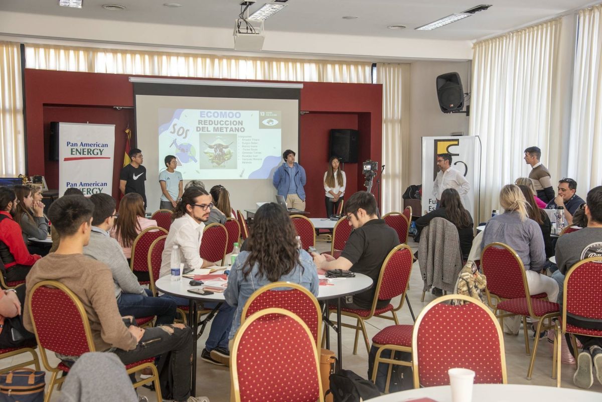 Con una presentación sobre proyectos de triple impacto, la Comunidad de Becarios PAE realizó el 3° encuentro del año