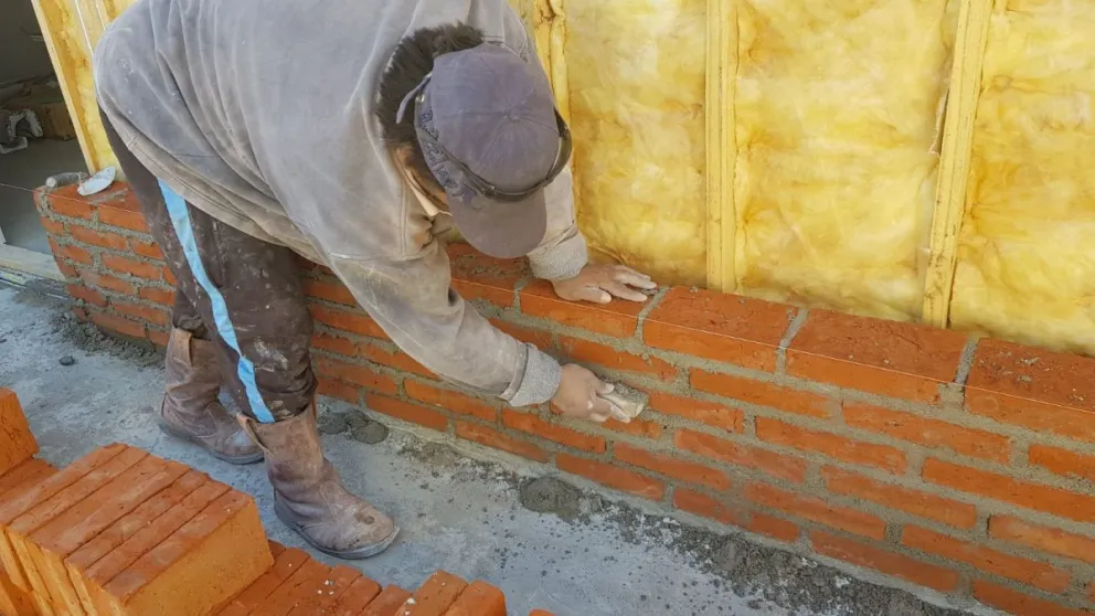 Brutal derrumbe de la industria y la construcción en medio de la recesión más fuerte desde el 2002