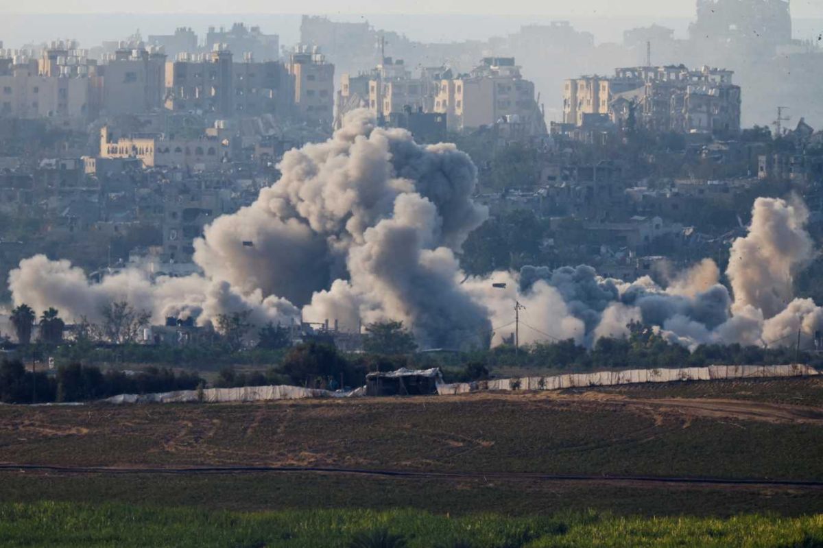 Ataques aéreos israelíes mataron a 32 personas en el sur de Gaza