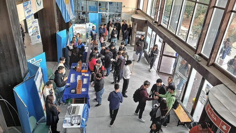 Con múltiples tecnicaturas y licenciaturas en las distintas ramas, la Universidad presenta una amplia oferta educativa