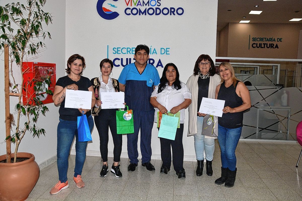La Secretaría de Cultura del Municipio reconoció la formación profesional de un grupo de masajistas