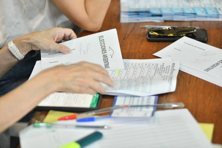 A quién beneficia el voto en blanco en el balotaje entre Sergio Massa y Javier Milei