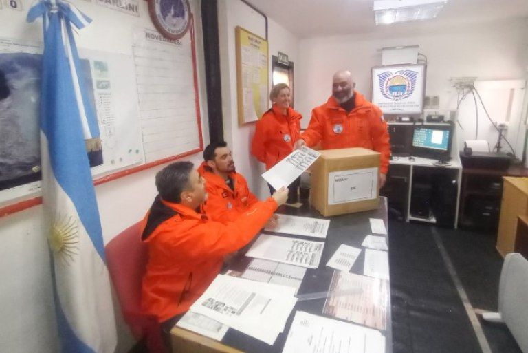 Aplastante victoria de Milei en la Antártida: sacó el 90% de los votos