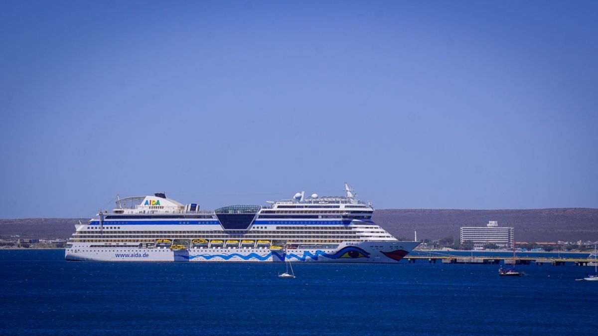 El buque AIDAsol llegó por primera vez a Puerto Madryn