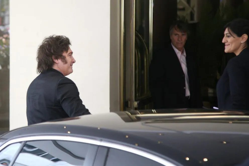 Javier Milei sigue con reuniones y diseño de su gabinete en el hotel Libertador