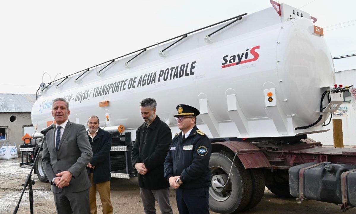 Piden que lleguen camiones aguateros a los barrios
