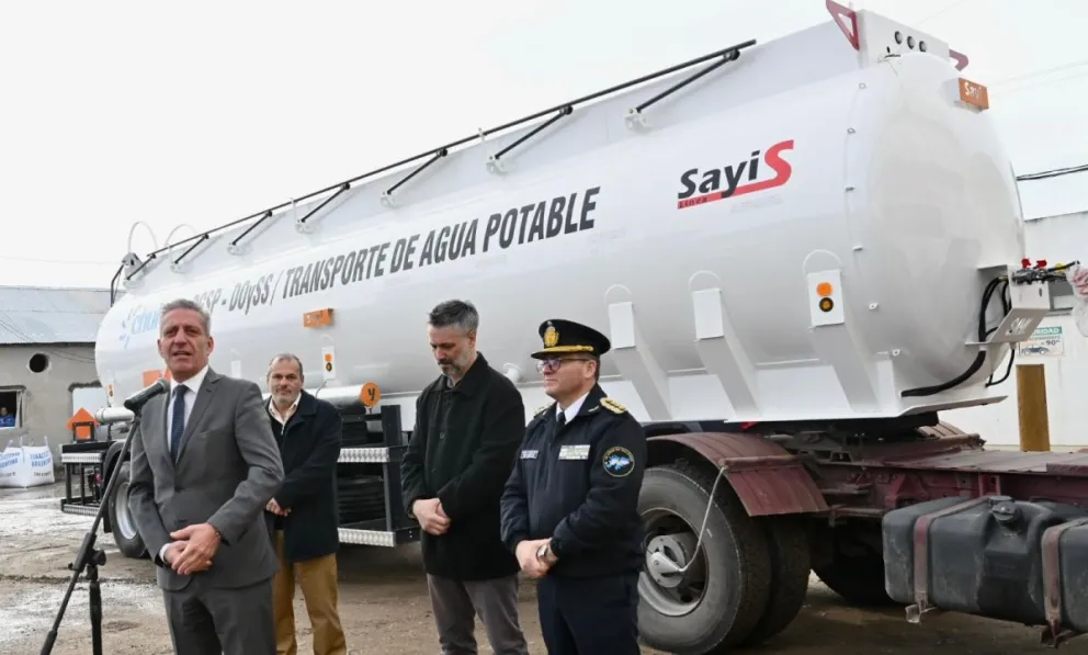 Piden que lleguen camiones aguateros a los barrios