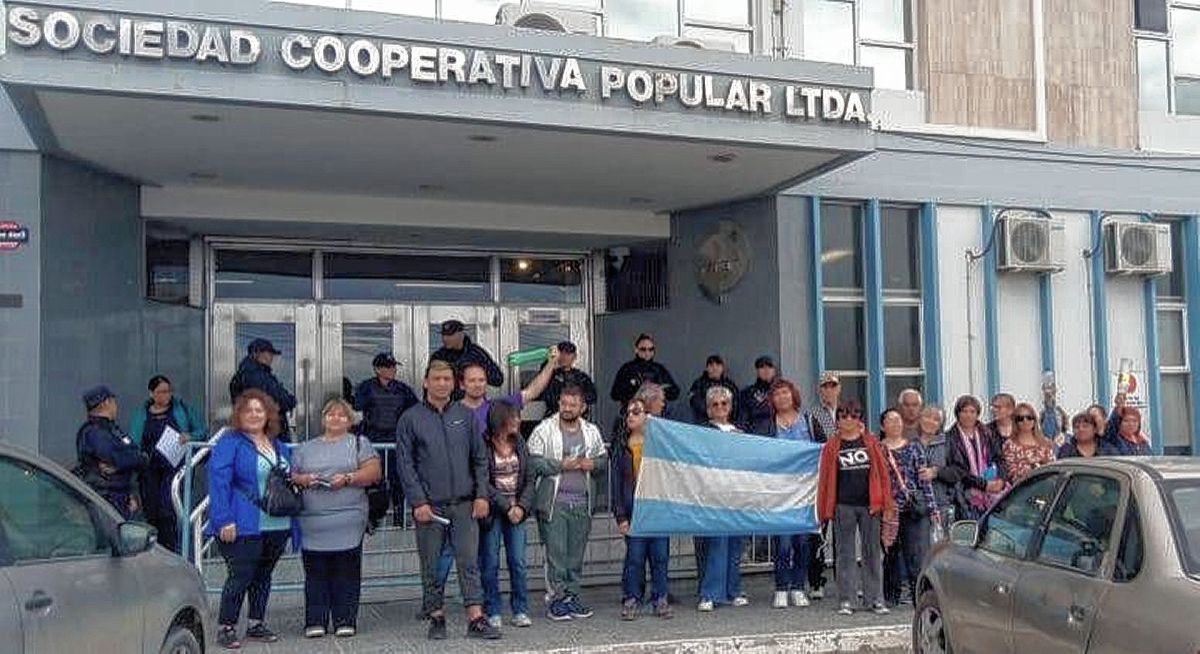 Vecinos autoconvocados solicitaron a la SCPL la implementación de un protocolo de abastecimiento de agua