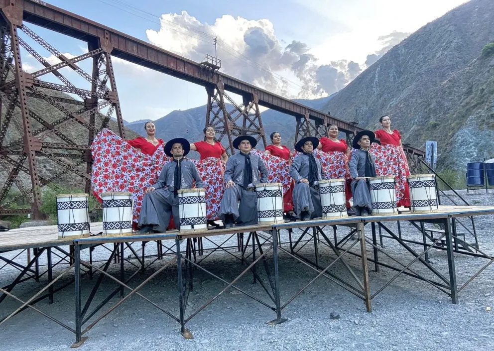 Los ballets Proyección Sur y Renacer participaron en la provincia de Salta de un festival