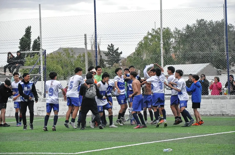 Newbery y C.A.I. definirán el título de Séptima