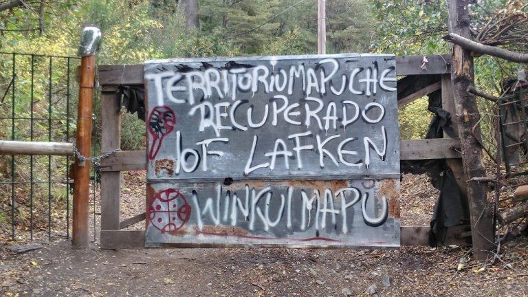 Investigan a funcionarios que firmaron un acuerdo de conciliación con la comunidad mapuche
