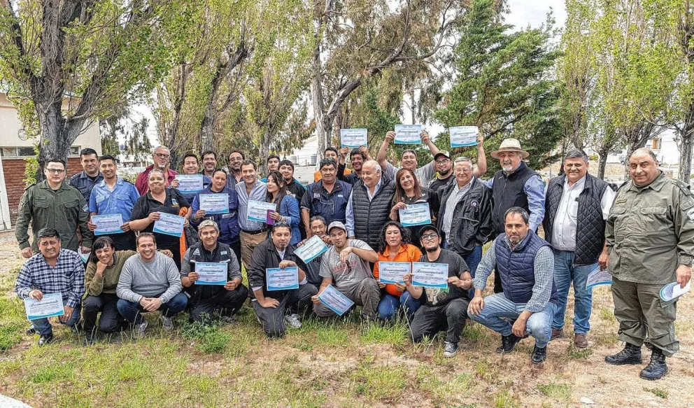 Luque reconoció el trabajo del personal de Defensa Civil en su día