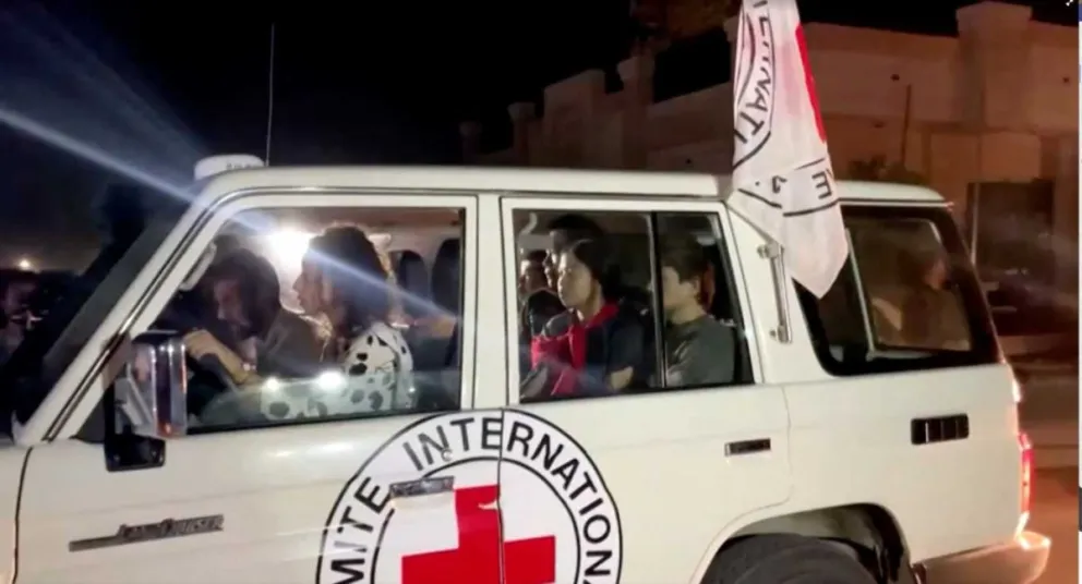 Hamas libera a 24 rehenes en el primer día de tregua en Gaza