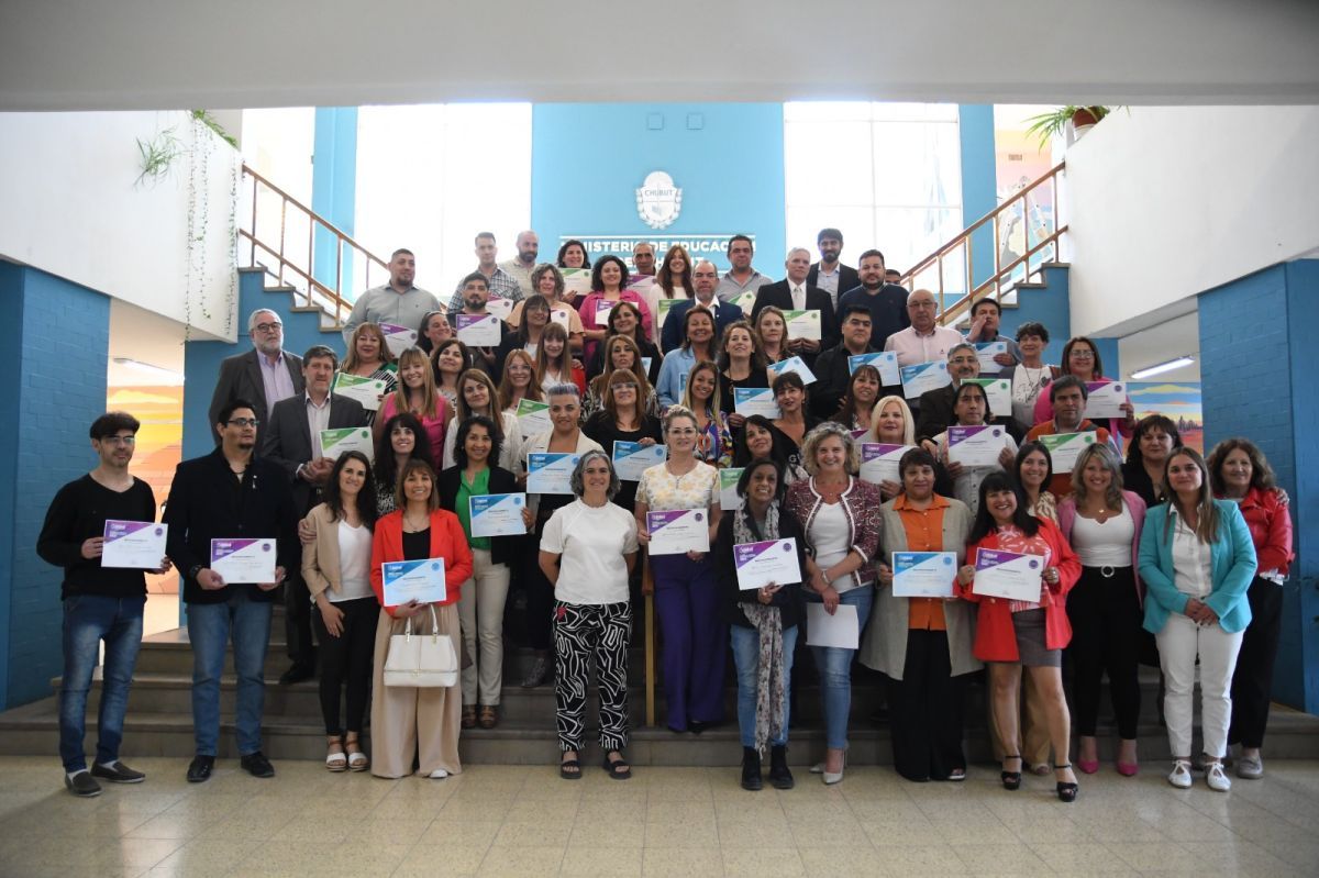 Concursos de Ascenso: El Gobierno reconoció a docentes y auxiliares de la Educación de toda la provincia
