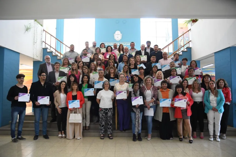 Concursos de Ascenso: El Gobierno reconoció a docentes y auxiliares de la Educación de toda la provincia