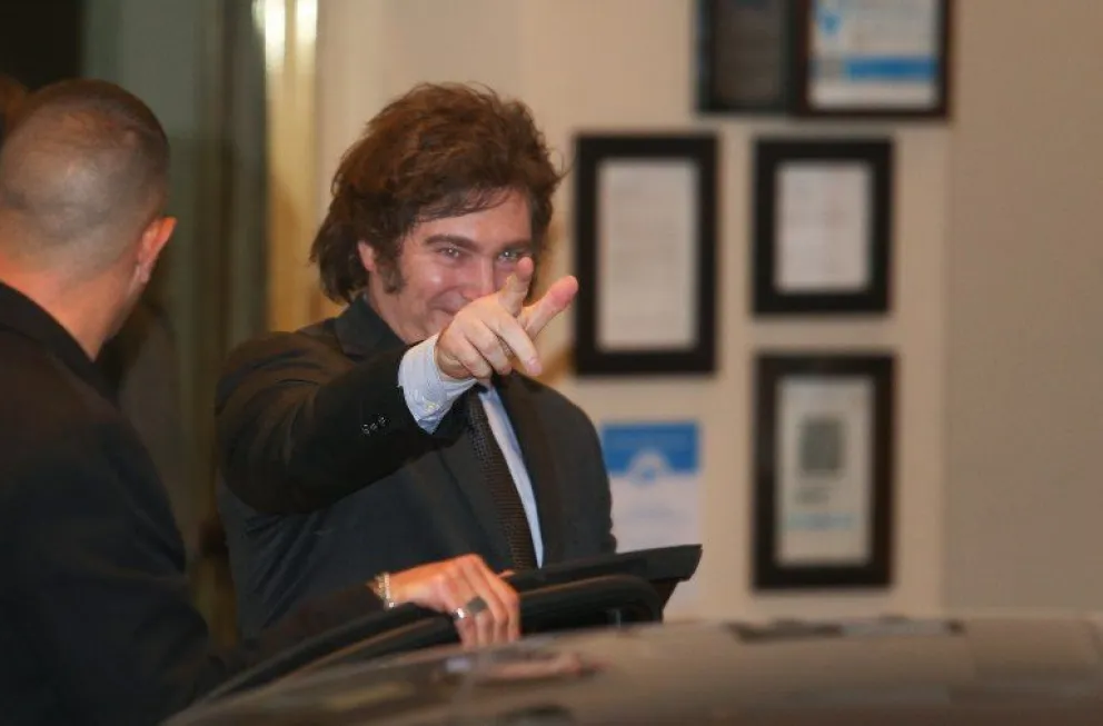 Una causa judicial puede dejarlo a Milei sin su principal ministro