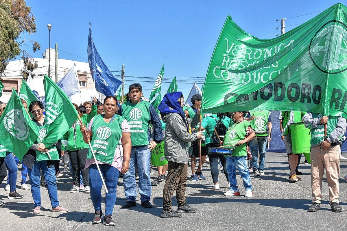 Trabajadores nucleados en ATE se movilizaron por el centro de la ciudad: “La inflación nos comió el bolsillo”
