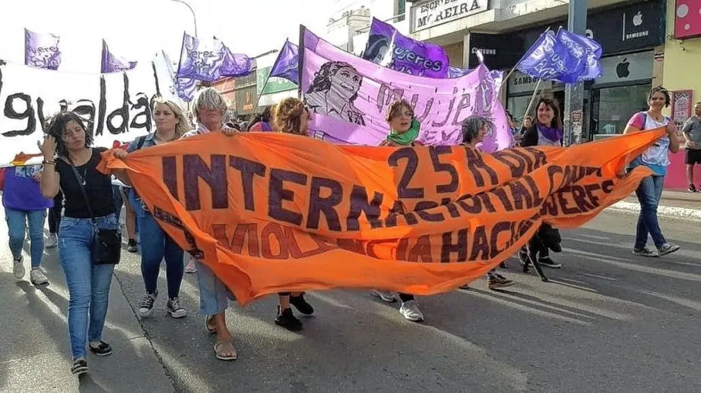 Marcha en Comodoro Rivadavia: un grito colectivo contra la violencia de género en el 25N