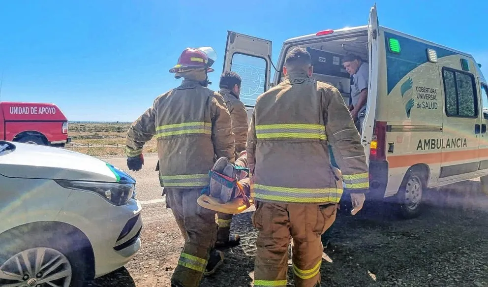 Octogenario al volante salvó milagrosamente su vida tras derrapar, volcar e incendiarse su vehículo en plena ruta 26 cerca de Sarmiento