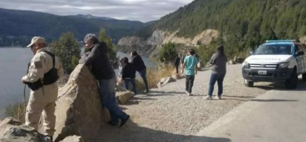 Neuquén: cayó un auto al lago Lácar y murió su conductor