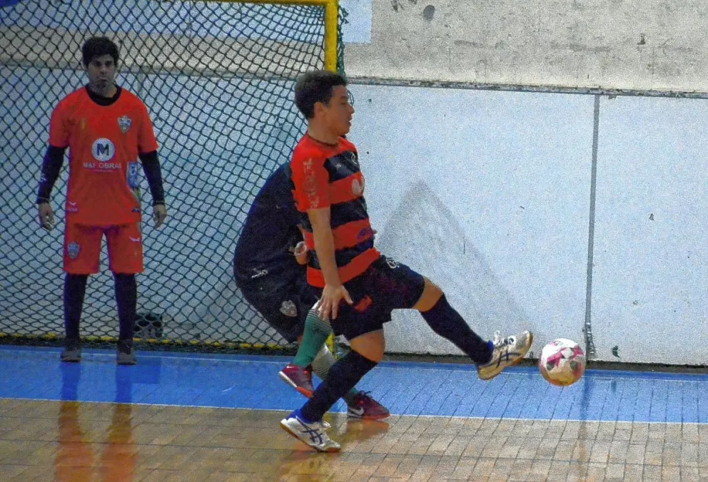 Se enfrentan Flamengo y La Cigarra