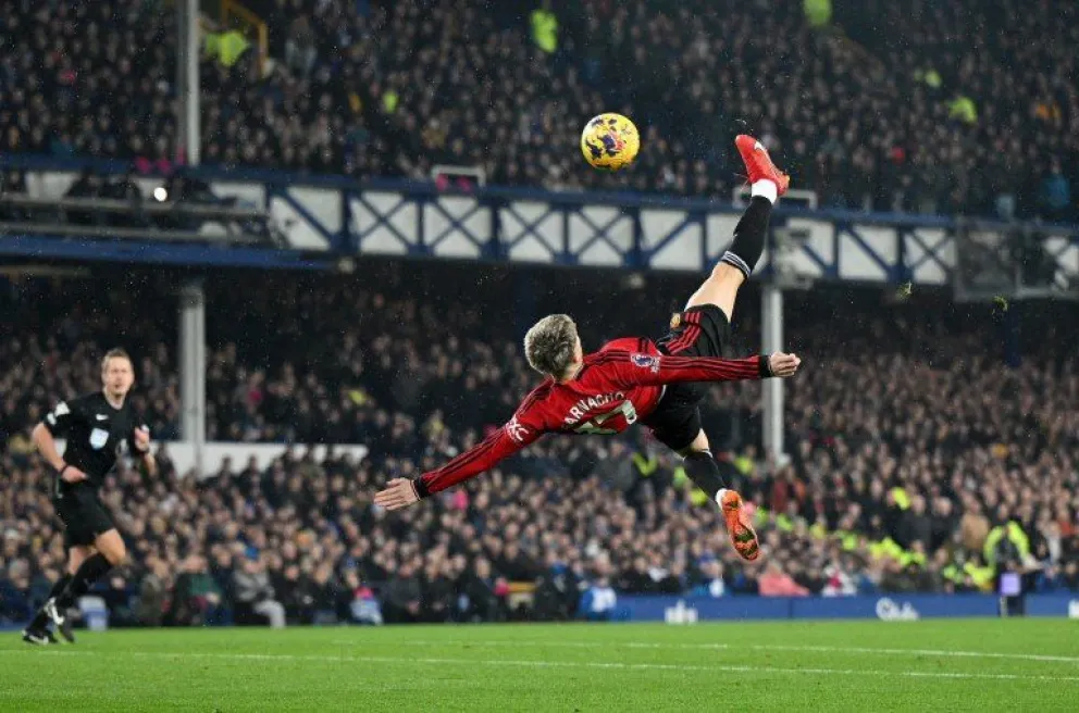 ¿Candidato al premio Puskás?: el golazo de chilena de Garnacho para Manchester United