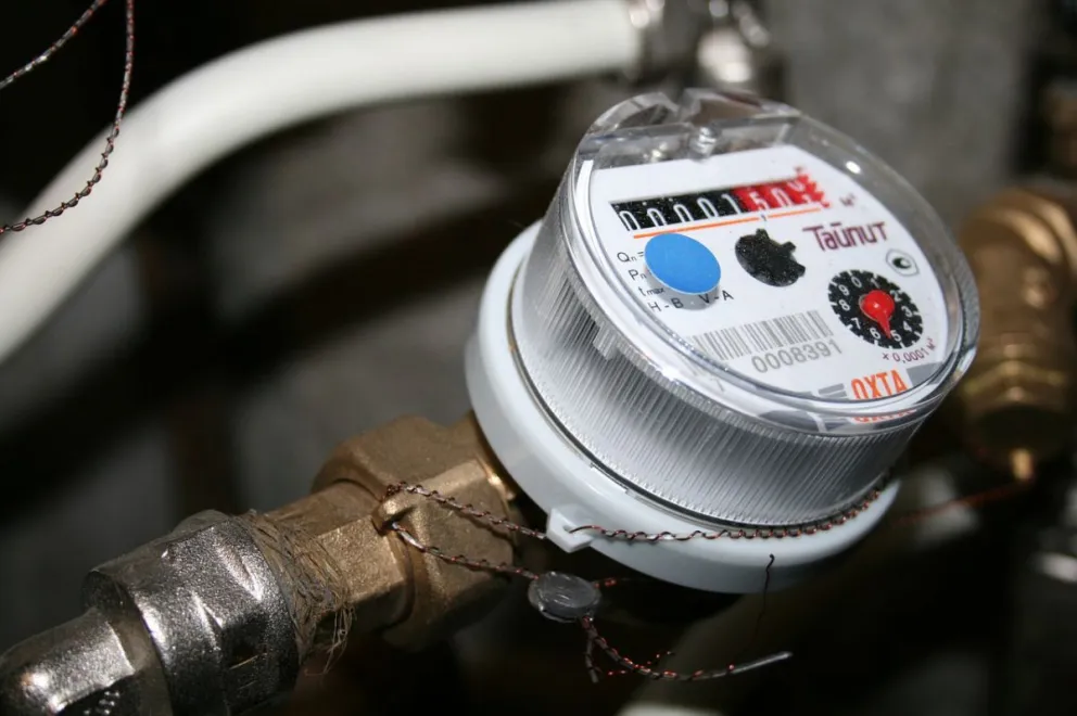 Robaron otro medidor de agua en barrio de Trelew en donde ya se llevaron más de media docena