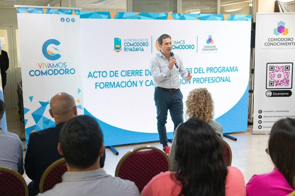 Luque encabezó el cierre del ciclo de capacitaciones 2023 de Comodoro Conocimiento