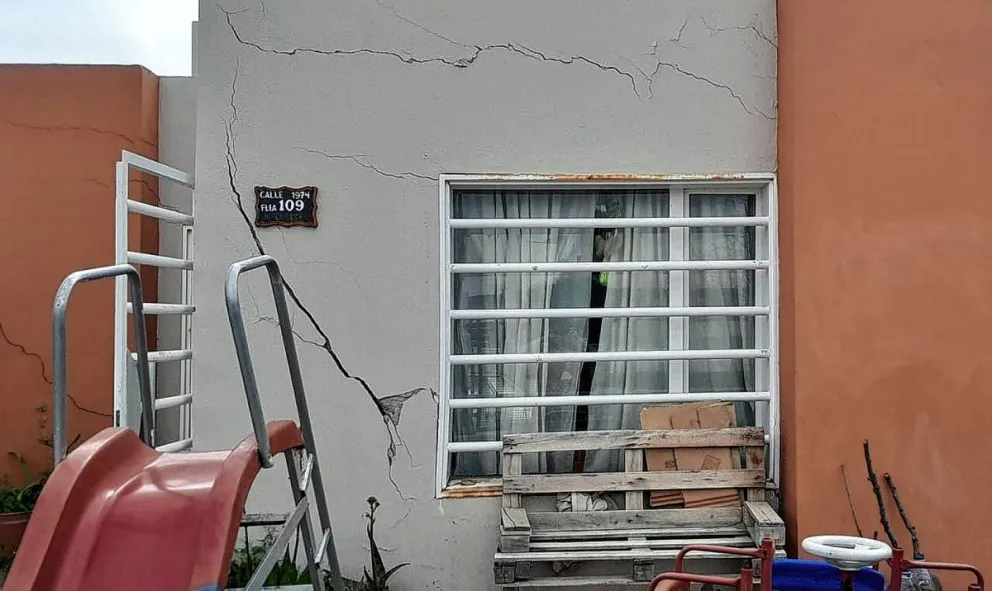 Vecina del barrio Padre Corti reclama ante el IPV ser trasladada urgentemente de su vivienda